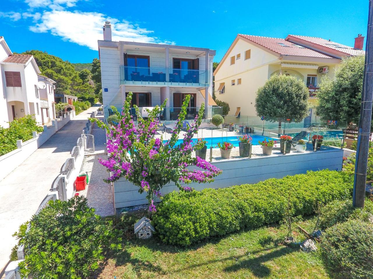 Vila Orada Молат Екстериор снимка